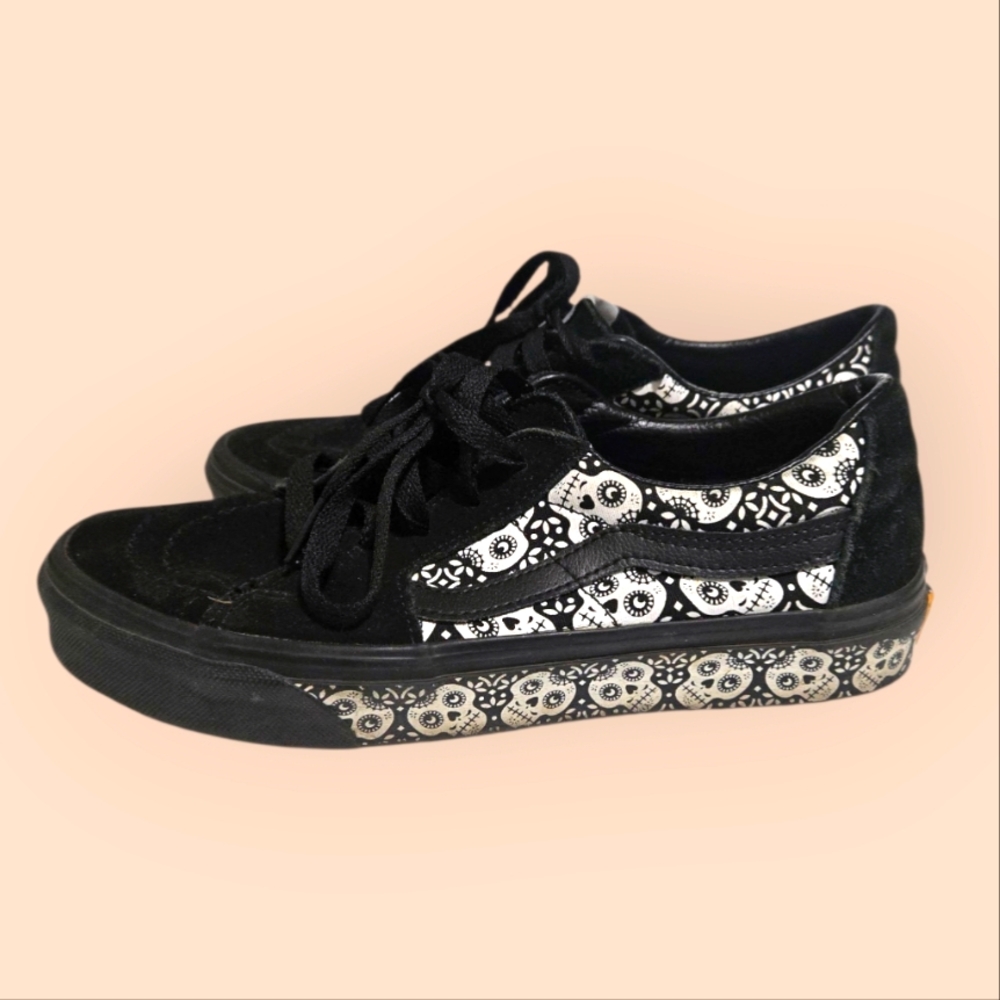 VANS SPECIAL EDITION "DAY OF THE DEAD" BLACK & WHITE SIZE 8